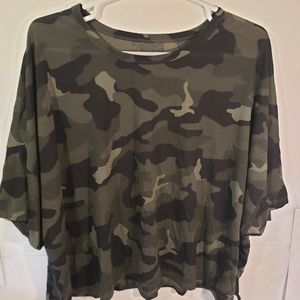 Old Navy Active Short Sleeve Shirt XXL Camo Dry Fit Active Wear Gym Fittness